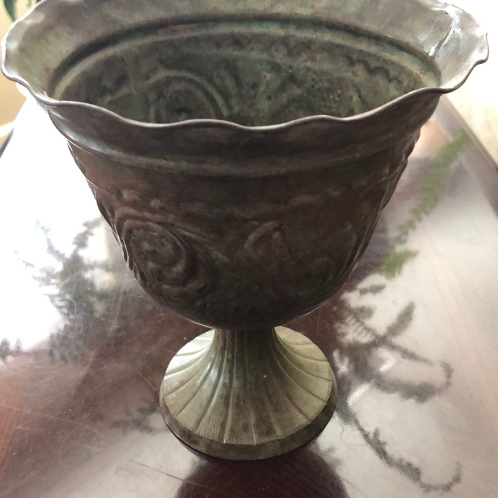 Antique look bowl/vase